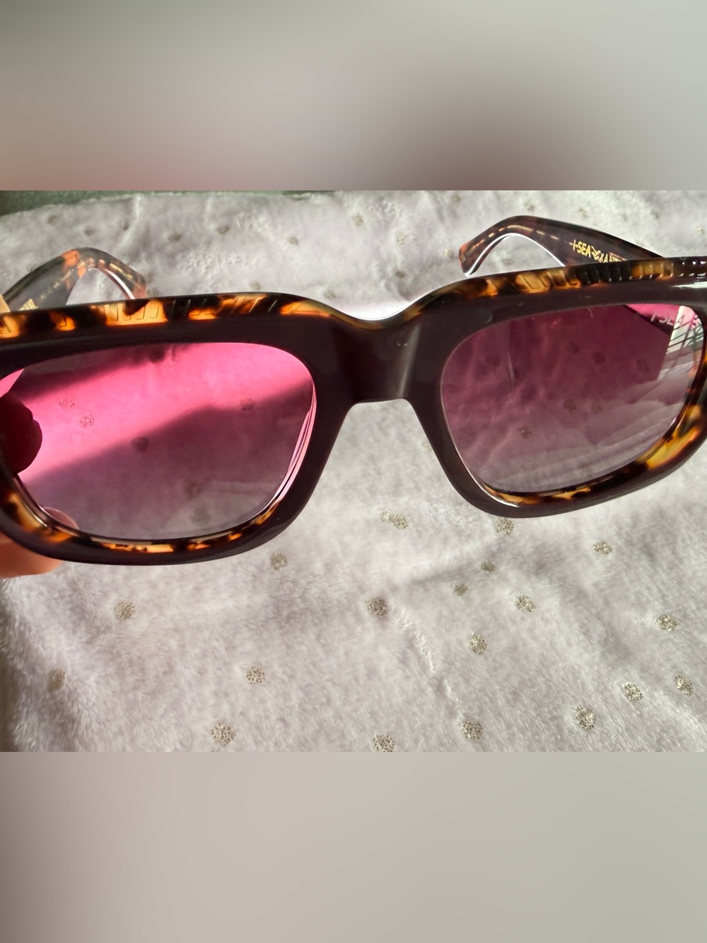 Modern Mauve Tortoiseshell Sunglasses with Pink Gradient Lenses